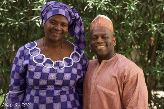 Senelani
      Hove-Musekwa (University of Zimbabwe) and Michael Washington (CDC)
      at the workshop. Both are long-time participants in DIMACS
      programs in Africa